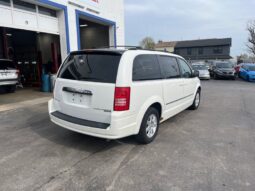 2010 Chrysler Town and Country Touring full