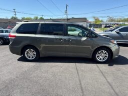 2014 Toyota Sienna XLE 8-Passenger full