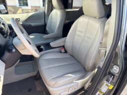 2014 Toyota Sienna XLE 8-Passenger full