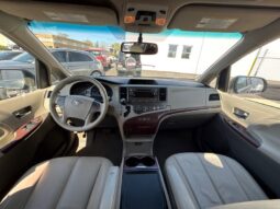 2014 Toyota Sienna XLE 8-Passenger full