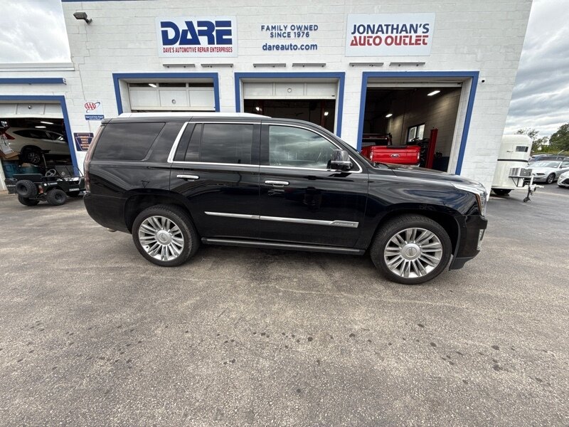 2016 Cadillac Escalade Platinum photo 3