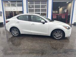 2019 Toyota Yaris LE full