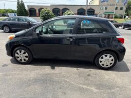 2012 Toyota Yaris 3-Door LE full