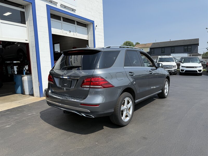 2018 Mercedes Benz GLE 350 4MATIC photo 3