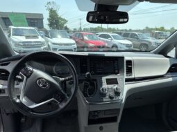 2018 Toyota Sienna XLE 7-Passenger full