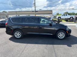 2020 Chrysler Pacifica Touring full