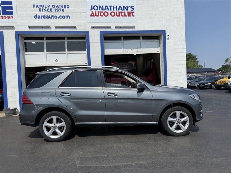 2018 Mercedes Benz GLE 350 4MATIC photo 4