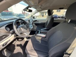 2020 Chrysler Pacifica Touring full