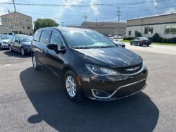 2020 Chrysler Pacifica Touring full
