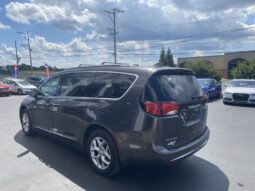 2017 Chrysler Pacifica Touring-L Plus full