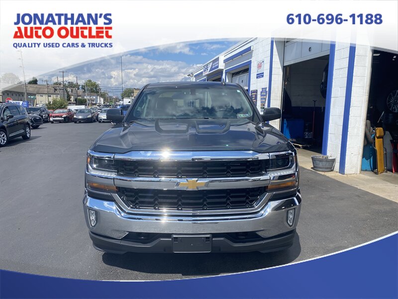 2018 Chevrolet Silverado 1500 LT photo 2