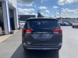 2017 Chrysler Pacifica Touring-L Plus full