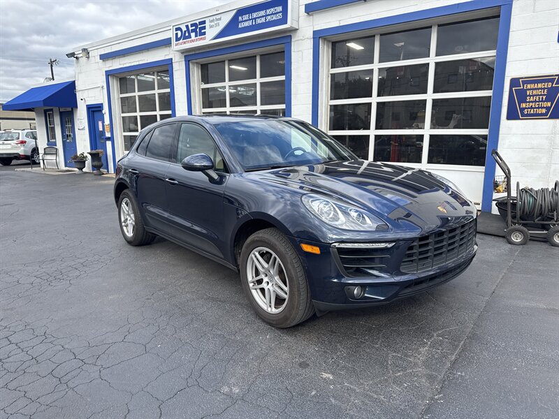 2017 Porsche Macan photo 3