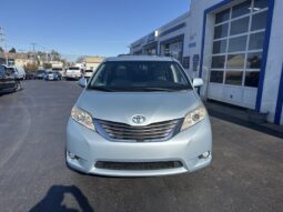 2015 Toyota Sienna XLE 8-Passenger full