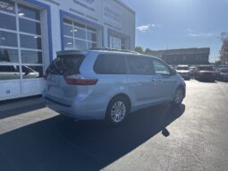 2015 Toyota Sienna XLE 8-Passenger full