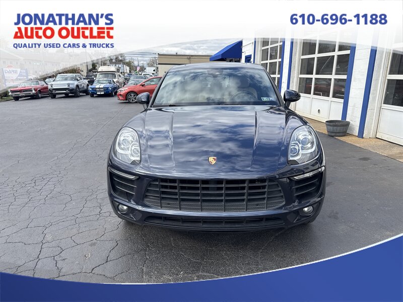 2017 Porsche Macan photo 2