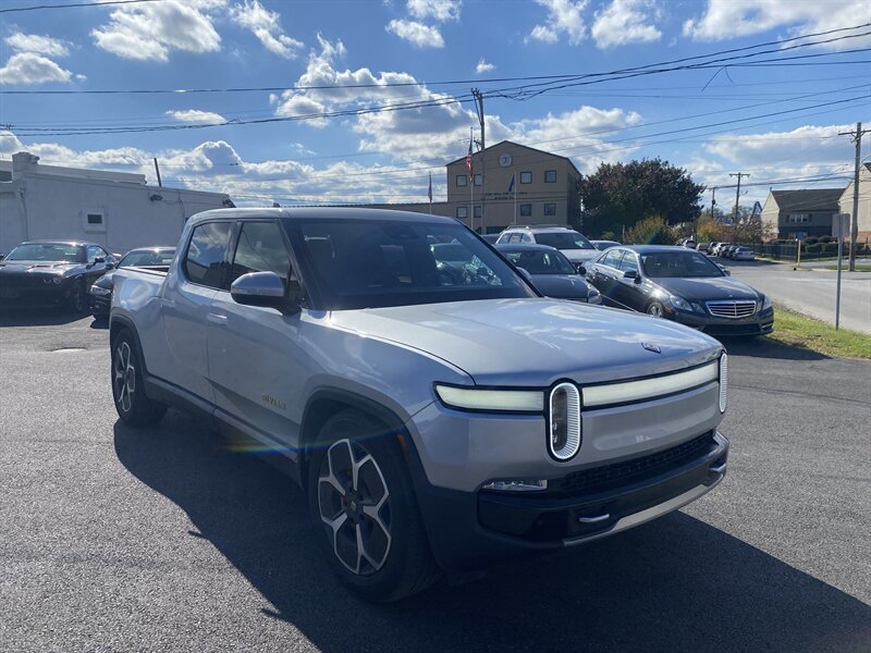 2022 Rivian R1T Adventure photo 2