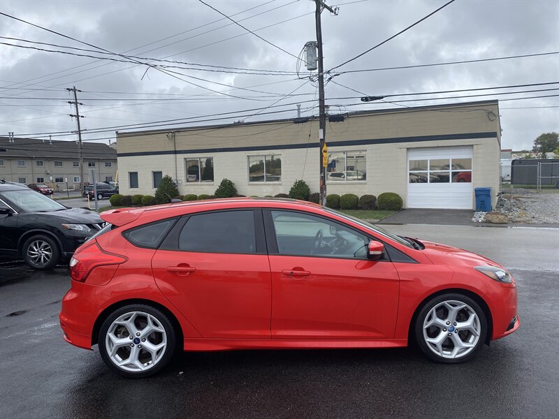 2013 Ford Focus ST photo 4