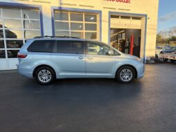 2015 Toyota Sienna XLE 8-Passenger full
