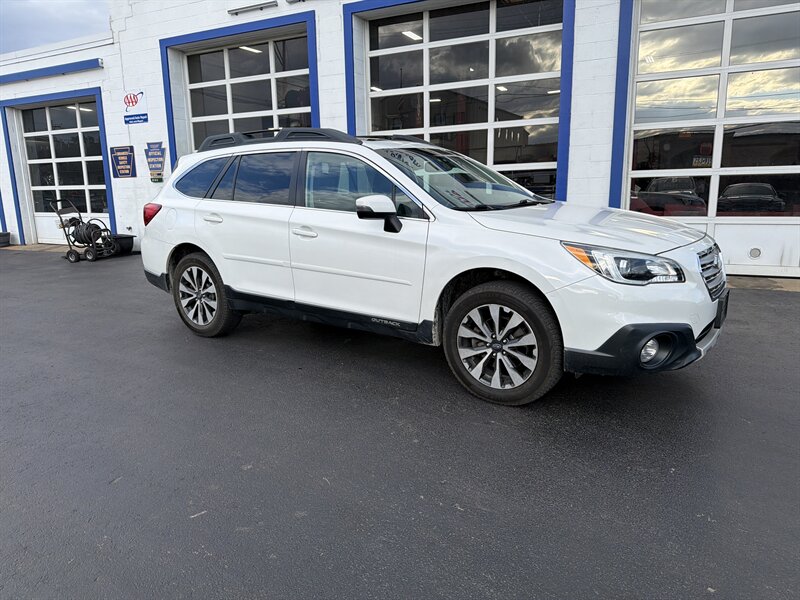2016 Subaru Outback 2.5i Limited photo 4