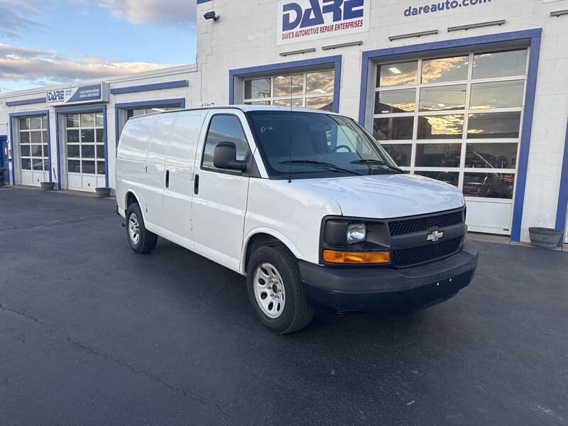 2013 Chevrolet Express 1500 Work Cargo Van photo 4