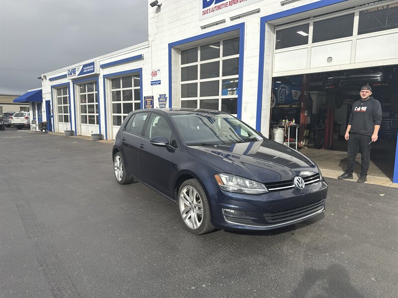 2016 Volkswagen Golf Base TDI SEL photo 2