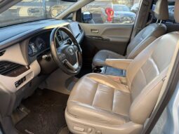 2015 Toyota Sienna XLE 8-Passenger full
