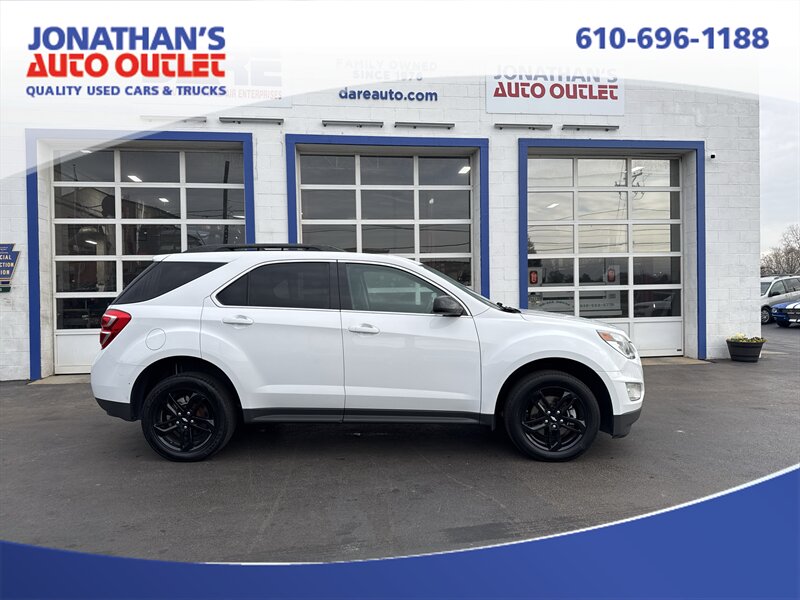 2017 Chevrolet Equinox LT photo 3