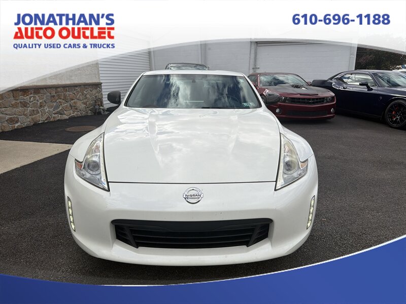 2017 Nissan 370Z Base photo 2