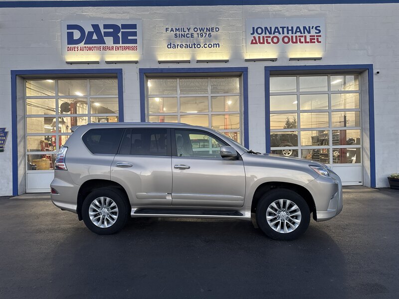 2016 Lexus GX 460 photo 2