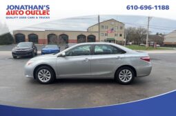 2015 Toyota Camry LE full