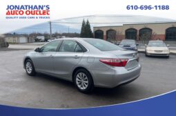 2015 Toyota Camry LE full
