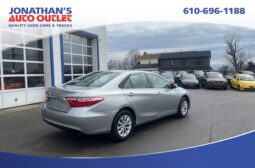 2015 Toyota Camry LE full
