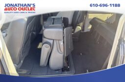 2015 Chrysler Town & Country Touring-L full