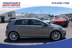2017 Volkswagen Golf R 4-Door w/DCC & Navigation full
