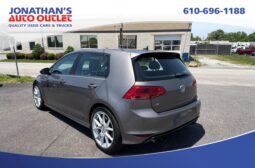 2017 Volkswagen Golf R 4-Door w/DCC & Navigation full