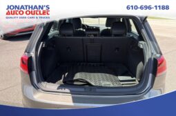 2017 Volkswagen Golf R 4-Door w/DCC & Navigation full