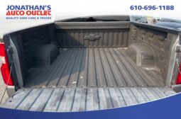2020 Chevrolet Silverado 1500 4WD Crew Cab Short Bed RST full