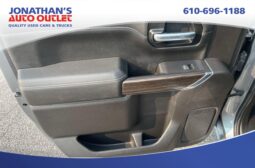 2020 Chevrolet Silverado 1500 4WD Crew Cab Short Bed RST full