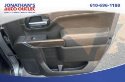 2020 Chevrolet Silverado 1500 4WD Crew Cab Short Bed RST full