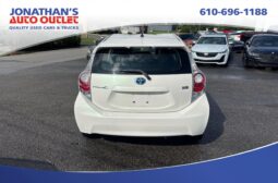 2014 Toyota Prius c Two full