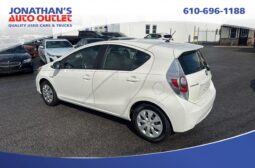 2014 Toyota Prius c Two full
