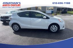 2014 Toyota Prius c Two full