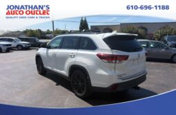 2019 Toyota Highlander SE full