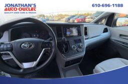 2017 Toyota Sienna LE 7 Passenger full