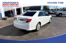 2013 Toyota Camry Hybrid XLE full